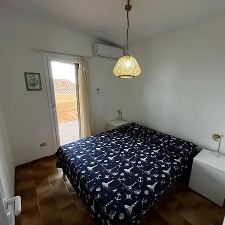 Casa Con Piscina E Accesso Diretto Al Mare