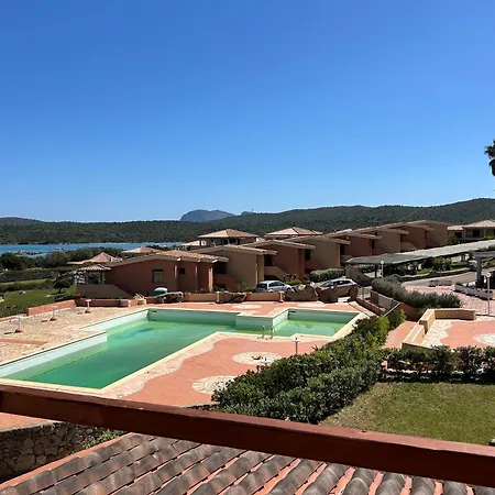 Casa Con Piscina E Accesso Diretto Al Mare Marinella (Sardinia)